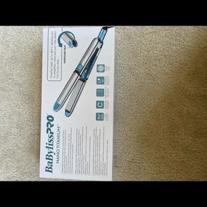 BaByliss Nano Titanium Prim 3000 1 1/4" Ionic Titanium Flat Iron